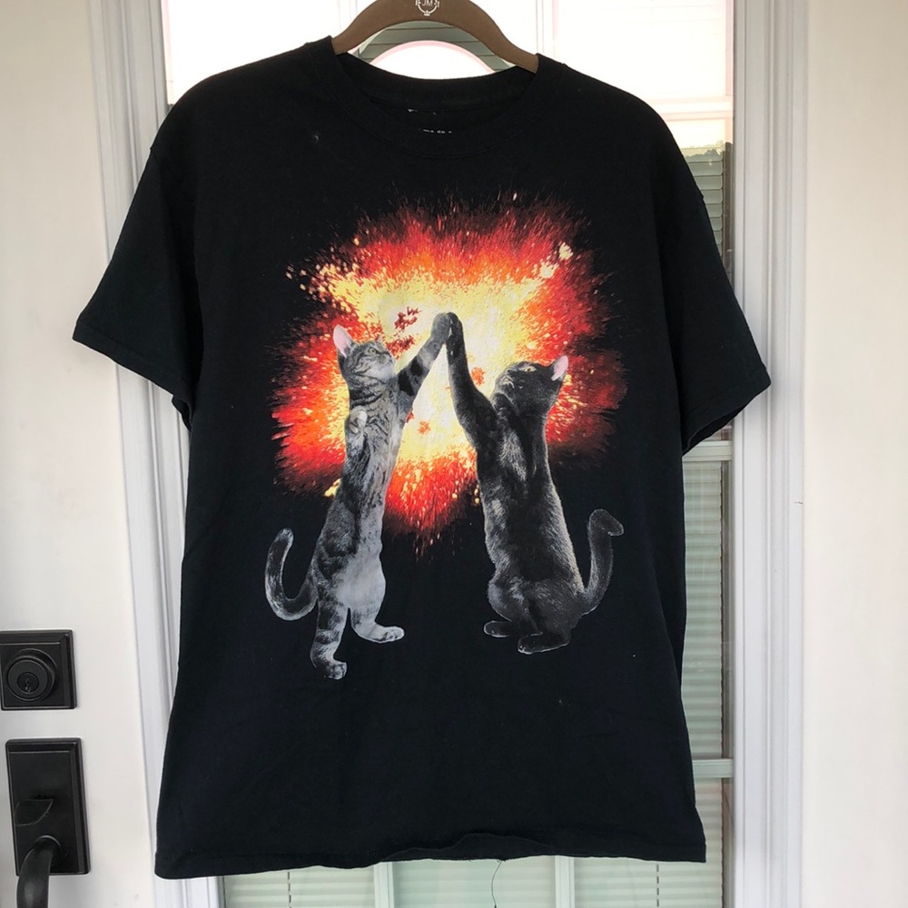 Fifth Sun Men’s Small Cat Explosion Tee